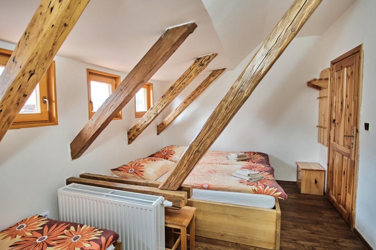 Strnadovsky Mlyn Hotell Jesenice  Exteriör bild